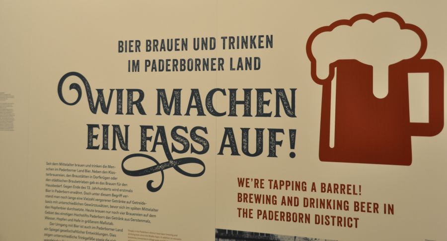 Kreismuseum Wewelsburg lädt ein zur Sonderausstellung "Wir machen ein Fass auf! Bier brauen und trinken im Paderborner Land" im Burgsaal der Wewelsburg (Foto: Kreismuseum Wewelsburg)